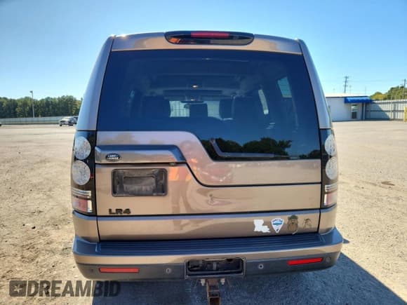 ✅ 2016 Land Rover LR4 HSE • VIN: SALAG2V68GA790122 • Lot: 82500235. Wystawiony na Copart z przebiegiem 163 333 mil. Bezpłatny archiwum sprzedaży aukcyjnych z USA i szczegółowy raport historii pojazdu na DreamBid. Zdjęcie 6.