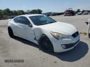 ✅ 2010 Hyundai Genesis Coupe Track • VIN: KMHHU6KH7AU020815 • Lot: 80493575. Wystawiony na Copart z przebiegiem 185 108 mil. Bezpłatny archiwum sprzedaży aukcyjnych z USA i szczegółowy raport historii pojazdu na DreamBid. Zdjęcie 4.