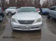 ✅ 2007 Lexus LS 460 L • VIN: JTHGL46F375013281 • Lot: 41725707. Listed on IAAI with 197,202 mi. Free auction sales archive from the USA and detailed vehicle history report at DreamBid. Image 12.
