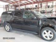 ✅ 2010 Chevrolet Suburban LT • VIN: 1GNUKJE38AR220673 • Lot: 42626250. Listed on IAAI with 239,771 mi. Free auction sales archive from the USA and detailed vehicle history report at DreamBid. Image 14.