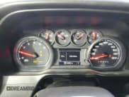 ✅ 2021 GMC Sierra 1500 • VIN: 3GTU9AEF4MG145182 • Lot: 84267464. Wystawiony na Copart z przebiegiem 88 092 mil. Bezpłatny archiwum sprzedaży aukcyjnych z USA i szczegółowy raport historii pojazdu na DreamBid. Zdjęcie 9.