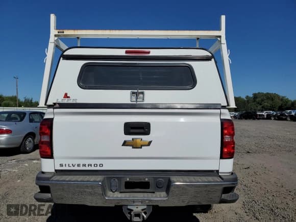 ✅ 2015 Chevrolet Silverado 2500HD Work Truck • VIN: 1GC0CUEG3FZ140777 • Lot: 65505855. Wystawiony na Copart z przebiegiem 170 419 mil. Bezpłatny archiwum sprzedaży aukcyjnych z USA i szczegółowy raport historii pojazdu na DreamBid. Zdjęcie 6.