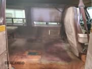 ✅ 1992 Chevrolet Chevy Van • VIN: 2GBEG25K3N4150299 • Лот: 74099444. Опубликован ранее на Copart с пробегом 156 341 миль. Бесплатный доступ к архиву аукционных продаж из США и подробный отчёт об истории автомобиля на DreamBid. Изображение 11.