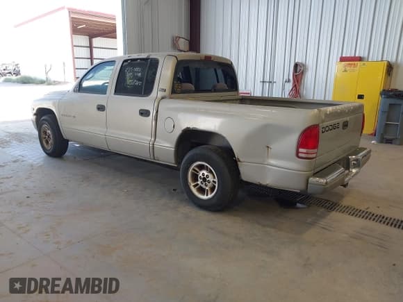 ✅ 2000 Dodge Dakota Sport • VIN: 1B7GL2AX9YS646909 • Lot: 42967254. Listed on IAAI with 251,189 mi. Free auction sales archive from the USA and detailed vehicle history report at DreamBid. Image 3.