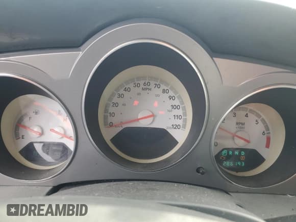 ✅ 2008 Dodge Avenger R/T • VIN: 1B3LC76M28N559797 • Лот: 41853065. Опубликован ранее на Copart с пробегом 286 193 миль. Бесплатный доступ к архиву аукционных продаж из США и подробный отчёт об истории автомобиля на DreamBid. Изображение 9.