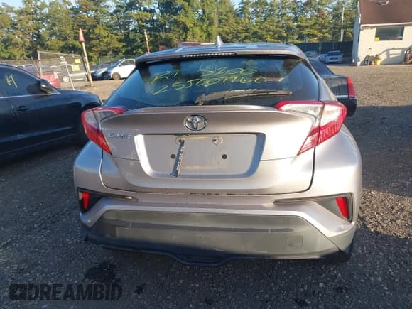 ✅ 2019 Toyota C-HR LE • VIN: NMTKHMBXXKR068081 • Lot: 43385431. Wystawiony na IAAI z przebiegiem Nie podano. Bezpłatny archiwum sprzedaży aukcyjnych z USA i szczegółowy raport historii pojazdu na DreamBid. Zdjęcie 15.