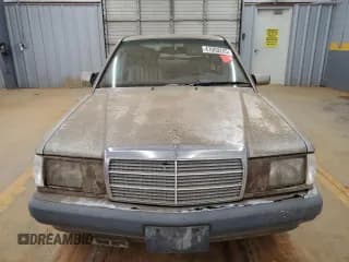 ✅ 1992 Mercedes-Benz 190 • VIN: WDBDA29D9NF922110 • Lot: 47000265. Wystawiony na Copart z przebiegiem 313 746 mil. Bezpłatny archiwum sprzedaży aukcyjnych z USA i szczegółowy raport historii pojazdu na DreamBid. Zdjęcie 5.