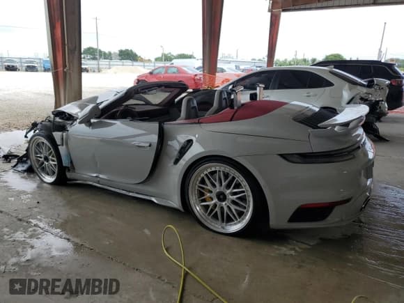 ✅ 2022 Porsche 911 Turbo S • VIN: WP0CD2A9XNS260380 • Lot: 62107785. Wystawiony na Copart z przebiegiem 19 615 mil. Bezpłatny archiwum sprzedaży aukcyjnych z USA i szczegółowy raport historii pojazdu na DreamBid. Zdjęcie 2.