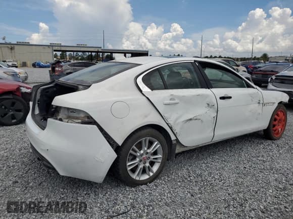 ✅ 2019 Jaguar XE 25t • VIN: SAJAS4FX7KCP51092 • Lot: 62763655. Wystawiony na Copart z przebiegiem 83 296 mil. Bezpłatny archiwum sprzedaży aukcyjnych z USA i szczegółowy raport historii pojazdu na DreamBid. Zdjęcie 3.