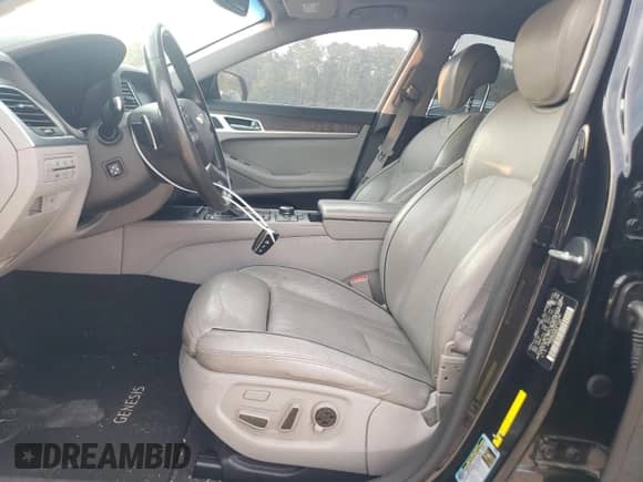 2015 Hyundai Genesis 3.8L с VIN KMHGN4JE8FU071199, выставлен на аукционе Copart как лот 72071744 с пробегом 160 708 миль миль и Списание • Salvage title. История ставок и продаж доступна на DreamBid. Изображение 7.