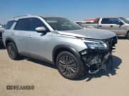 ✅ 2023 Nissan Pathfinder SL • VIN: 5N1DR3CB0PC208521 • Lot: 43333458. Wystawiony na IAAI z przebiegiem 68 778 mil. Bezpłatny archiwum sprzedaży aukcyjnych z USA i szczegółowy raport historii pojazdu na DreamBid. Zdjęcie 1.