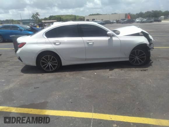 2020 BMW 3 Series 330i xDrive z VIN 3MW5R7J0XL8B23220, wystawiony jako IAAI lot #36889758 z przebiegiem 66 288 mil mil oraz . Historia ofert i sprzedaży dostępna na DreamBid. Obrazek 13.