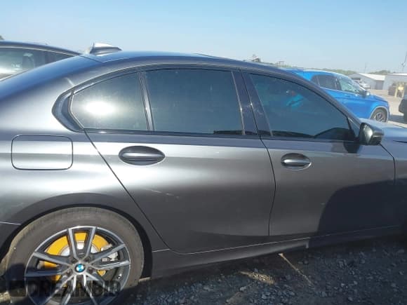 ✅ 2019 BMW 3 Series 330i xDrive • VIN: 3MW5R7J53K8A04967 • Лот: 42032755. Опубликован ранее на IAAI с пробегом 46 415 миль. Бесплатный доступ к архиву аукционных продаж из США и подробный отчёт об истории автомобиля на DreamBid. Изображение 14.