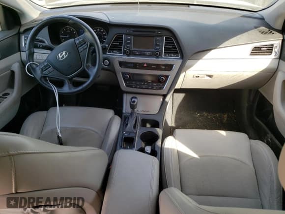 ✅ 2015 Hyundai Sonata Limited • VIN: 5NPE34AF9FH126585 • Лот: 84236075. Опубликован ранее на Copart с пробегом 176 298 миль. Бесплатный доступ к архиву аукционных продаж из США и подробный отчёт об истории автомобиля на DreamBid. Изображение 8.