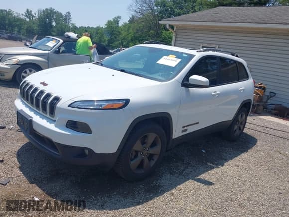 ✅ 2017 Jeep Cherokee Latitude • VIN: 1C4PJMCS3HW552116 • Lot: 42469006. Listed on IAAI with 77,586 mi. Free auction sales archive from the USA and detailed vehicle history report at DreamBid. Image 18.