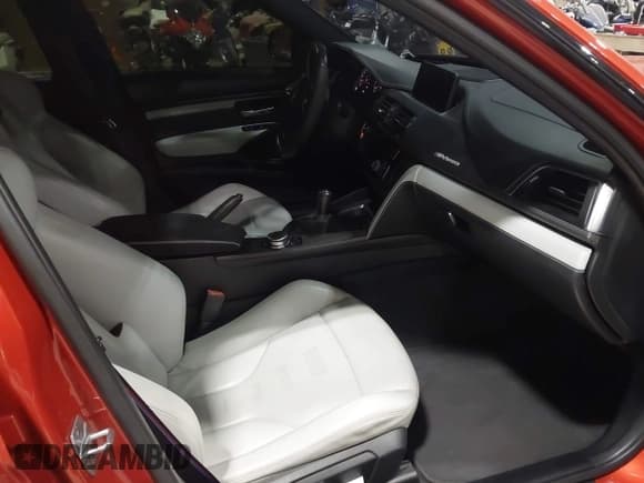 ✅ 2016 BMW M3 • VIN: WBS8M9C58G5E68540 • Lot: 43569349. Wystawiony na IAAI z przebiegiem 79 345 mil. Bezpłatny archiwum sprzedaży aukcyjnych z USA i szczegółowy raport historii pojazdu na DreamBid. Zdjęcie 5.