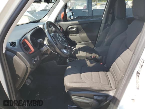 ✅ 2020 Jeep Renegade Latitude • VIN: ZACNJBBB8LPL80522 • Lot: 81273065. Listed on Copart with 45,942 mi. Free auction sales archive from the USA and detailed vehicle history report at DreamBid. Image 7.
