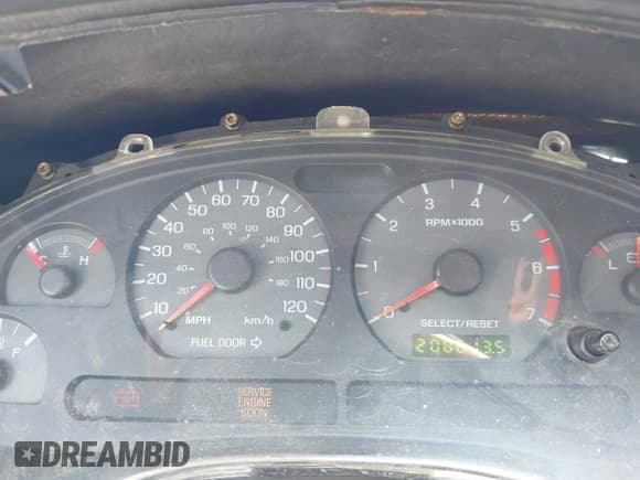 ✅ 2002 Ford Mustang Standard • VIN: 1FAFP40482F106251 • Lot: 42262810. Listed on IAAI with 208,613 mi. Free auction sales archive from the USA and detailed vehicle history report at DreamBid. Image 7.