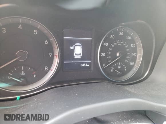 ✅ 2020 Hyundai Kona SE • VIN: KM8K1CAAXLU470365 • Lot: 57678673. Wystawiony na Copart z przebiegiem 8 451 mil mil. Skorzystaj z bezpłatnego archiwum sprzedaży aukcyjnych z USA i zobacz szczegółowy raport historii pojazdu na DreamBid. Zdjęcie 9.