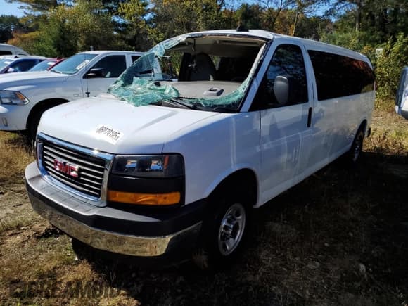 ✅ 2025 GMC Savana LT • VIN: 1GJZ7PF75S1102870 • Lot: 86079105. Listed on Copart with 15,234 mi. Free auction sales archive from the USA and detailed vehicle history report at DreamBid. Image 1.