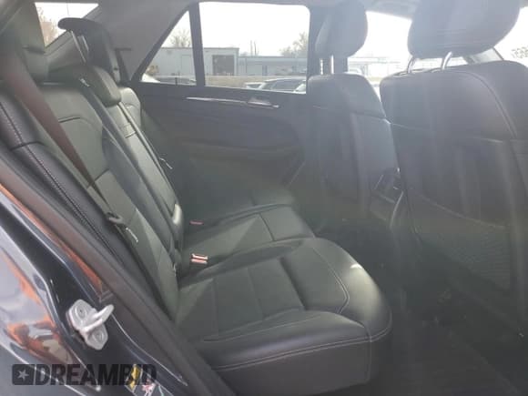 ✅ 2015 Mercedes-Benz M 350 • VIN: 4JGDA5HB5FA492041 • Lot: 92425565. Wystawiony na Copart z przebiegiem 88 373 mil. Bezpłatny archiwum sprzedaży aukcyjnych z USA i szczegółowy raport historii pojazdu na DreamBid. Zdjęcie 10.