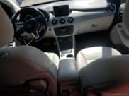 ✅ 2014 Mercedes-Benz B Electric Drive • VIN: WDDVP9AB9EJ002875 • Lot: 57620025. Wystawiony na Copart z przebiegiem 89 631 mil. Bezpłatny archiwum sprzedaży aukcyjnych z USA i szczegółowy raport historii pojazdu na DreamBid. Zdjęcie 8.