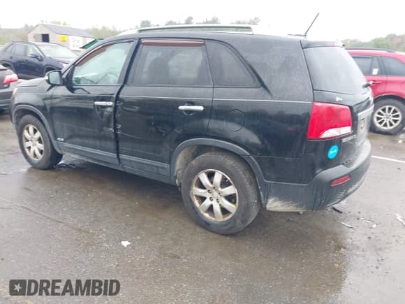✅ 2011 Kia Sorento LX • VIN: 5XYKTCA13BG142428 • Lot: 43247386. Listed on IAAI with 234,903 mi. Free auction sales archive from the USA and detailed vehicle history report at DreamBid. Image 3.