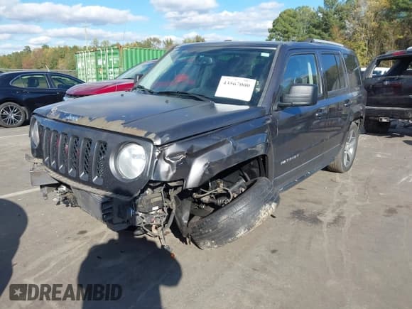 ✅ 2016 Jeep Patriot High Altitude • VIN: 1C4NJPFA7GD700547 • Lot: 43567000. Wystawiony na IAAI z przebiegiem 193 492 mil. Bezpłatny archiwum sprzedaży aukcyjnych z USA i szczegółowy raport historii pojazdu na DreamBid. Zdjęcie 17.