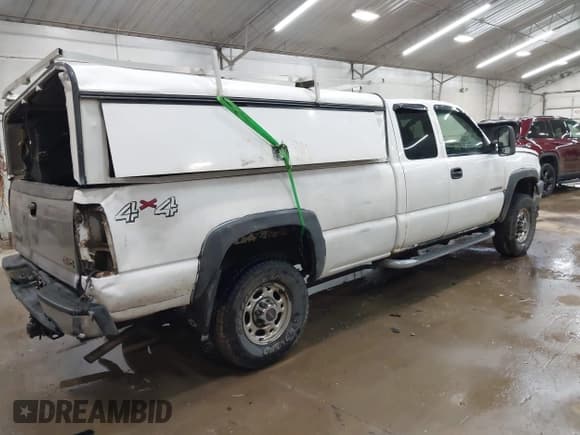 ✅ 2006 Chevrolet Silverado 2500HD LT2 • VIN: 1GCHK29U46E214094 • Lot: 42017633. Listed on IAAI with 220,014 mi. Free auction sales archive from the USA and detailed vehicle history report at DreamBid. Image 4.