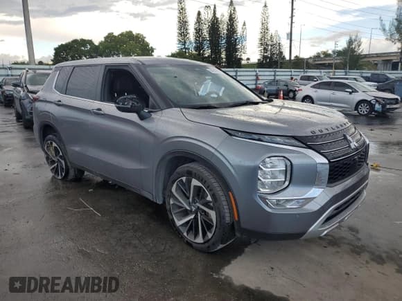 ✅ 2024 Mitsubishi Outlander SE • VIN: JA4J3VA86RZ005087 • Lot: 84209555. Wystawiony na Copart z przebiegiem 27 293 mil. Bezpłatny archiwum sprzedaży aukcyjnych z USA i szczegółowy raport historii pojazdu na DreamBid. Zdjęcie 4.