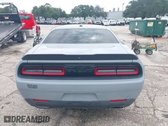 ✅ 2020 Dodge Challenger SXT • VIN: 2C3CDZAG3LH195288 • Lot: 42951481. Wystawiony na IAAI z przebiegiem 78 079 mil mil. Skorzystaj z bezpłatnego archiwum sprzedaży aukcyjnych z USA i zobacz szczegółowy raport historii pojazdu na DreamBid. Zdjęcie 16.