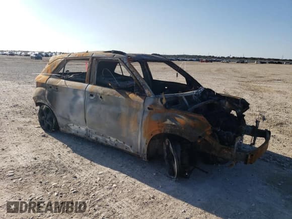 ✅ 2022 Hyundai Venue Limited • VIN: KMHRC8A30NU167833 • Lot: 85634924. Listed on Copart with Not provided. Free auction sales archive from the USA and detailed vehicle history report at DreamBid. Image 4.