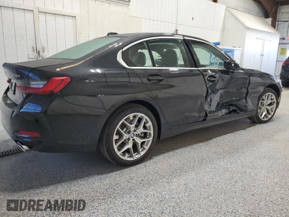 ✅ 2025 BMW 3 Series 330i xDrive • VIN: 3MW89CW0XS8F67064 • Лот: 87235115. Опубликован ранее на Copart с пробегом 751 миль. Бесплатный доступ к архиву аукционных продаж из США и подробный отчёт об истории автомобиля на DreamBid. Изображение 3.