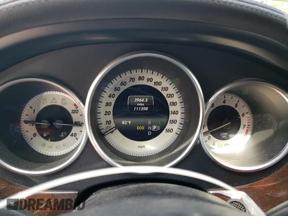 ✅ 2014 Mercedes-Benz CLS 550 • VIN: WDDLJ7DB4EA103945 • Lot: 56531075. Listed on Copart with 111,398 mi. Free auction sales archive from the USA and detailed vehicle history report at DreamBid. Image 9.