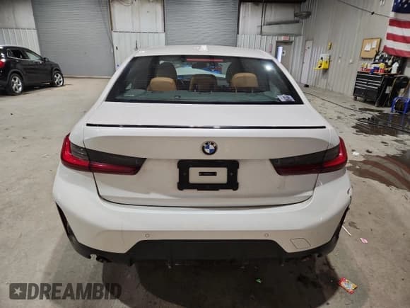 ✅ 2023 BMW 3 Series 330i xDrive • VIN: 3MW89FF05P8D68108 • Lot: 92693845. Wystawiony na Copart z przebiegiem 41 934 mil. Bezpłatny archiwum sprzedaży aukcyjnych z USA i szczegółowy raport historii pojazdu na DreamBid. Zdjęcie 6.