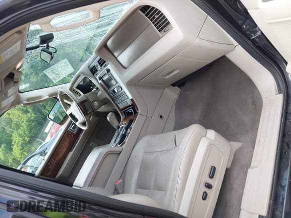 ✅ 2014 Lincoln Navigator • VIN: 5LMJJ3J50EEL07099 • Lot: 42719616. Listed on IAAI with 139,749 mi. Free auction sales archive from the USA and detailed vehicle history report at DreamBid. Image 5.