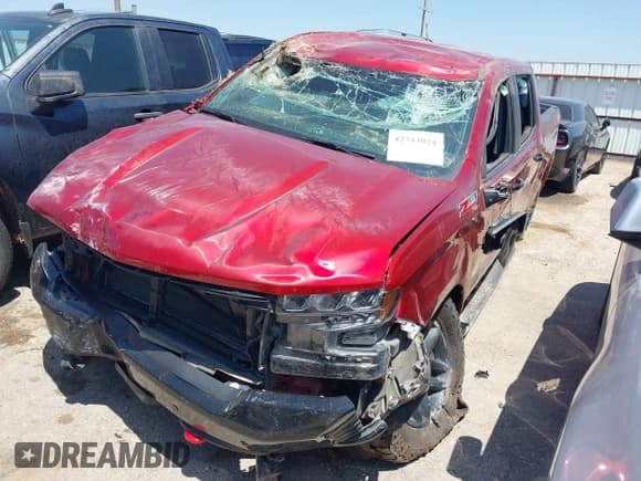 ✅ 2022 Chevrolet Silverado 1500 LT Trail Boss • VIN: 1GCPYFED4NZ235736 • Lot: 42743024. Wystawiony na IAAI z przebiegiem Nie podano. Bezpłatny archiwum sprzedaży aukcyjnych z USA i szczegółowy raport historii pojazdu na DreamBid. Zdjęcie 2.