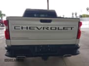 ✅ 2022 Chevrolet Silverado 1500 LT Trail Boss • VIN: 1GCPYFED2NZ110542 • Lot: 41934953. Wystawiony na IAAI z przebiegiem 62 249 mil. Bezpłatny archiwum sprzedaży aukcyjnych z USA i szczegółowy raport historii pojazdu na DreamBid. Zdjęcie 17.