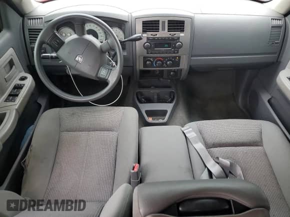 2007 Dodge Dakota SLT с VIN 1D7HW48KX7S137451, выставлен на аукционе Copart как лот 65422694 с пробегом 111 820 миль миль и Чистый • Clean title. История ставок и продаж доступна на DreamBid. Изображение 8.