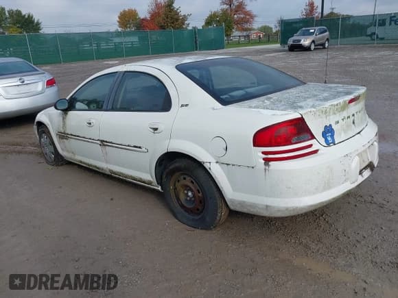 ✅ 2001 Dodge Stratus SE • VIN: 1B3EJ46U71N508234 • Lot: 43565470. Wystawiony na IAAI z przebiegiem 64 909 mil. Bezpłatny archiwum sprzedaży aukcyjnych z USA i szczegółowy raport historii pojazdu na DreamBid. Zdjęcie 3.