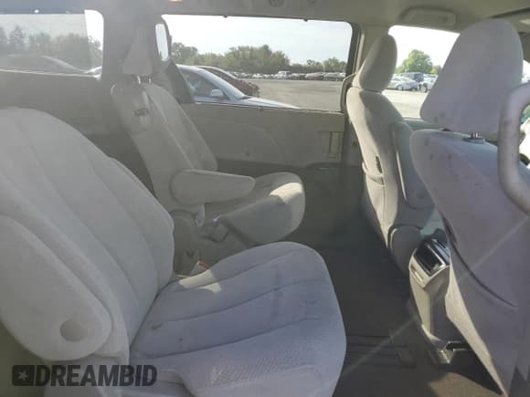 ✅ 2012 Toyota Sienna LE AAS • VIN: 5TDKK3DCXCS278253 • Lot: 82184965. Listed on Copart with 155,016 mi. Free auction sales archive from the USA and detailed vehicle history report at DreamBid. Image 11.