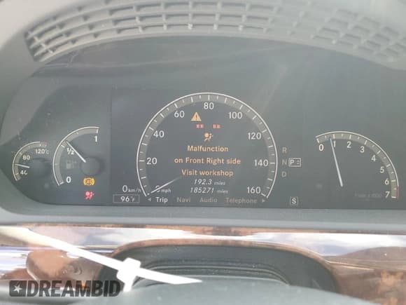 ✅ 2007 Mercedes-Benz S 550 • VIN: WDDNG71X67A144300 • Lot: 87011305. Wystawiony na Copart z przebiegiem 185 271 mil. Bezpłatny archiwum sprzedaży aukcyjnych z USA i szczegółowy raport historii pojazdu na DreamBid. Zdjęcie 9.