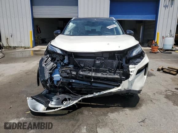 ✅ 2022 Nissan Rogue Platinum • VIN: JN8BT3DD1NW270989 • Lot: 64475585. Wystawiony na Copart z przebiegiem 27 460 mil. Bezpłatny archiwum sprzedaży aukcyjnych z USA i szczegółowy raport historii pojazdu na DreamBid. Zdjęcie 5.