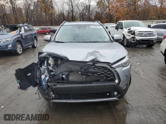 ✅ 2024 Toyota Corolla Cross XLE • VIN: 7MUDAABG9RV118725 • Лот: 91638275. Опубликован ранее на Copart с пробегом 16 895 миль. Бесплатный доступ к архиву аукционных продаж из США и подробный отчёт об истории автомобиля на DreamBid. Изображение 5.