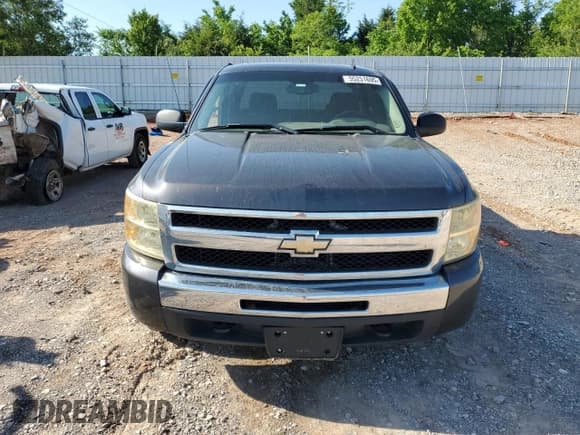 ✅ 2011 Chevrolet Silverado 1500 1HY • VIN: 3GCUKUEJ1BG109845 • Lot: 55251695. Listed on Copart with 131,940 mi. Free auction sales archive from the USA and detailed vehicle history report at DreamBid. Image 5.