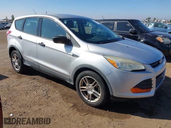 ✅ 2014 Ford Escape S • VIN: 1FMCU0F75EUD17533 • Lot: 43622490. Wystawiony na IAAI z przebiegiem 138 224 mil. Bezpłatny archiwum sprzedaży aukcyjnych z USA i szczegółowy raport historii pojazdu na DreamBid. Zdjęcie 1.