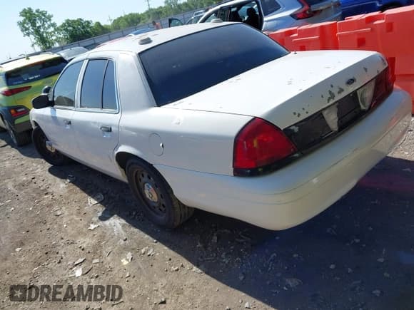 ✅ 2008 Ford Police Interceptor • VIN: 2FAFP71V18X150226 • Lot: 42318869. Listed on IAAI with 128,022 mi. Free auction sales archive from the USA and detailed vehicle history report at DreamBid. Image 3.