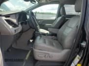 ✅ 2020 Toyota Sienna XLE • VIN: 5TDDZ3DC0LS229910 • Lot: 69244005. Wystawiony na Copart z przebiegiem 47 300 mil. Bezpłatny archiwum sprzedaży aukcyjnych z USA i szczegółowy raport historii pojazdu na DreamBid. Zdjęcie 7.