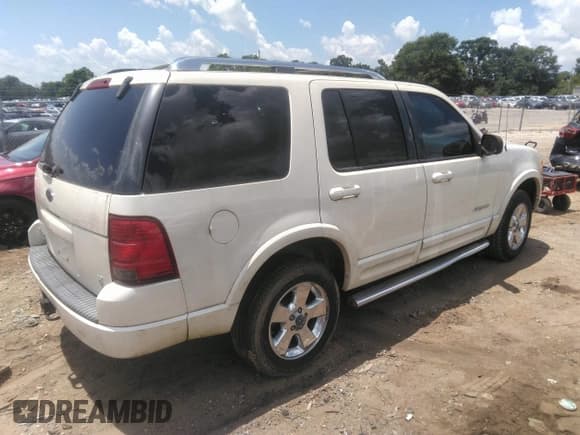 ✅ 2004 Ford Explorer Limited • VIN: 1FMDU65W44ZB42855 • Lot: 42786345. Wystawiony na IAAI z przebiegiem 229 997 mil. Bezpłatny archiwum sprzedaży aukcyjnych z USA i szczegółowy raport historii pojazdu na DreamBid. Zdjęcie 4.