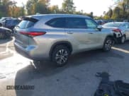 ✅ 2022 Toyota Highlander XLE • VIN: 5TDGZRBH9NS219345 • Лот: 43576999. Опубликован ранее на IAAI с пробегом 44 731 миль. Бесплатный доступ к архиву аукционных продаж из США и подробный отчёт об истории автомобиля на DreamBid. Изображение 4.